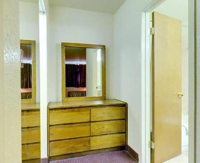 Amerihome Inn & Suites Houston Airport North Room photo