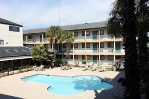 Amerihome Inn & Suites Houston Airport North Exterior photo